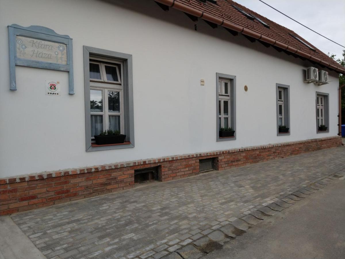 Klara-Haza Vendeghaz Hotel Tiszadorogma Екстериор снимка